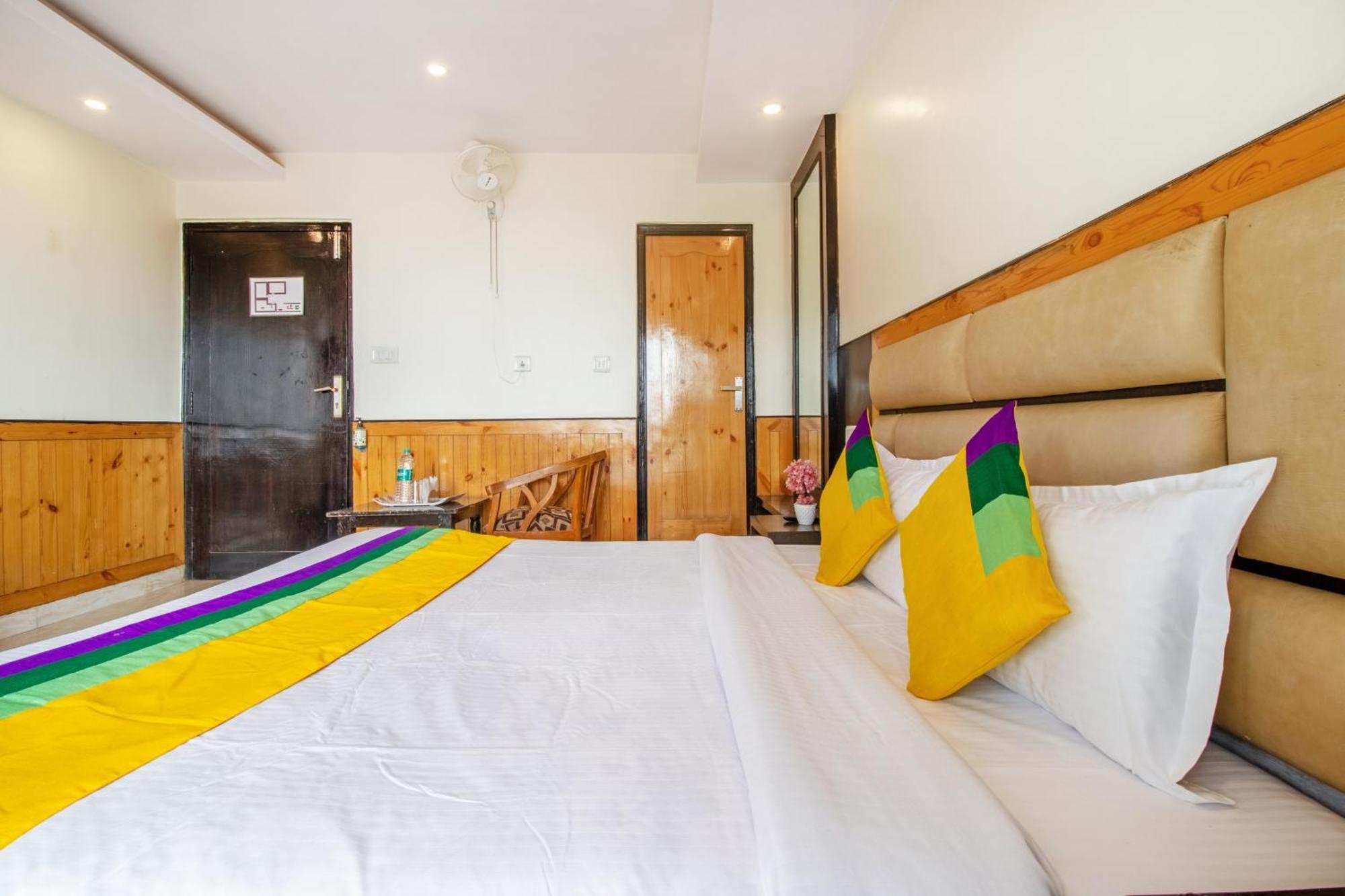 Itsy Hotels Avantika With Forest View シムラー エクステリア 写真